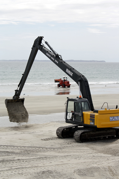 Richard Moore, On Papamoa Beach, Rena Disaster, Oil Spill, Tauranga, New Zealand