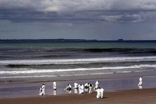 Rena Disaster, Oil Spill, Tauranga, New Zealand