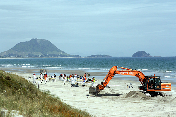 Richard Moore, On Papamoa Beach, Rena Disaster, Oil Spill, Tauranga, New Zealand