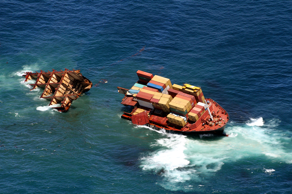 Rena Sinking on Astrolabe Reef, Rena Disaster, Oil Spill, Tauranga, New Zealand