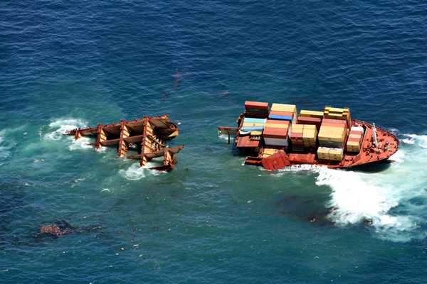 Rena Sinking on Astrolabe Reef, Rena Disaster, Oil Spill, Tauranga, New Zealand