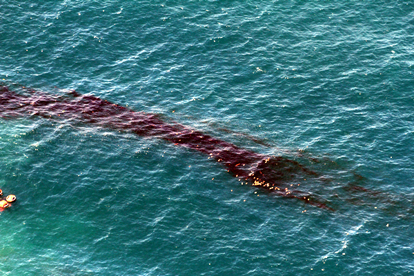 Rena Sinking on Astrolabe Reef, Rena Disaster, Oil Spill, Tauranga, New Zealand