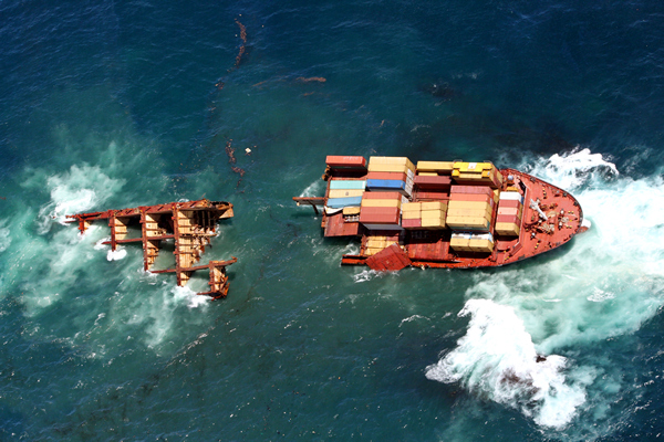 Rena Sinking on Astrolabe Reef, Rena Disaster, Oil Spill, Tauranga, New Zealand