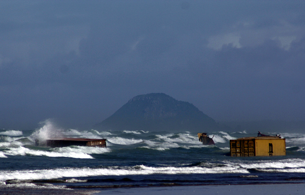 Wreckage, Rena Disaster, Oil Spill, Tauranga, New Zealand