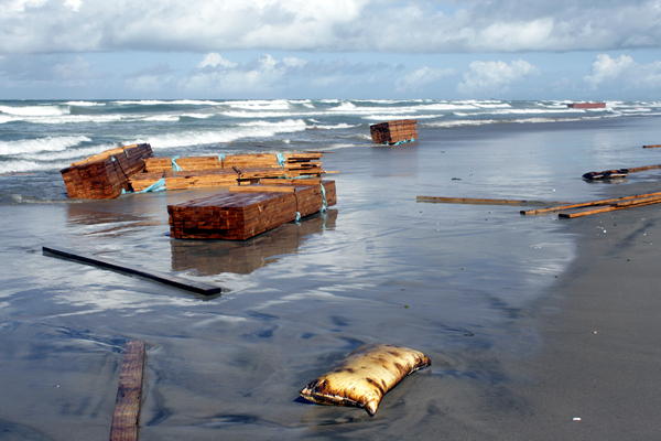 Wreckage, Rena Disaster, Oil Spill, Tauranga, New Zealand