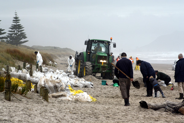 Rena Disaster, Oil Spill, Tauranga, New Zealand