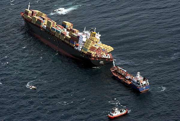 Rena Oil Spill Disaster, Tauranga, NZ
