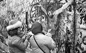 Fall of the Berlin Wall : 1989 : Photos : Richard Moore : Photographer