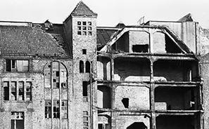 Fall of the Berlin Wall : 1989 : Photos : Richard Moore : Photographer