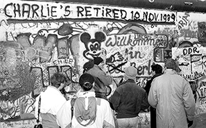 Fall of the Berlin Wall : 1989 : Photos : Richard Moore : Photographer