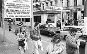 Fall of the Berlin Wall : 1989 : Photos : Richard Moore : Photographer