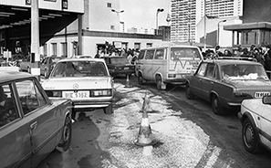 Fall of the Berlin Wall : 1989 : Photos : Richard Moore : Photographer