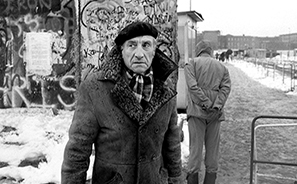 Fall of the Berlin Wall : 1989 : Photos : Richard Moore : Photographer