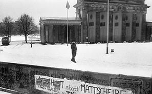 Fall of the Berlin Wall : 1989 : Photos : Richard Moore : Photographer