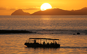 Yasawa Islands : Fiji : Travel :  Photos : Richard Moore : Photographer