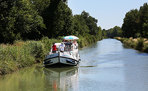 France : Travel :  Photos : Richard Moore : Photographer